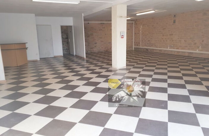 IMMEUBLE AVEC LOCAL ET 2 APPARTEMENTS SECTEUR CITE GASTRONOM — photo 2
