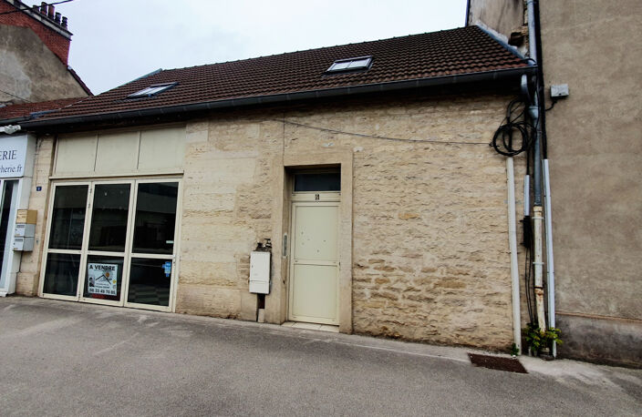 IMMEUBLE AVEC LOCAL ET 2 APPARTEMENTS SECTEUR CITE GASTRONOM — photo 3