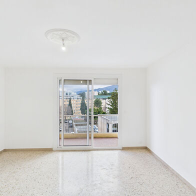 Appartement 3 pièces 800 €