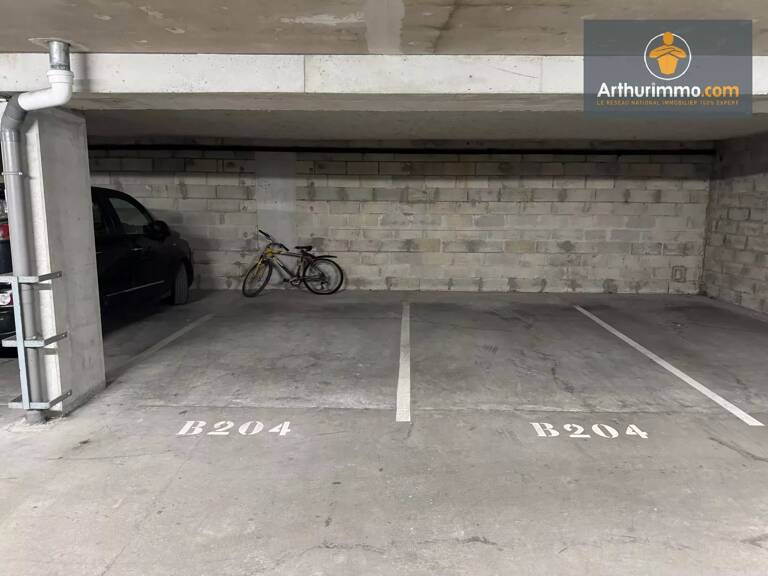 Compiègne, place de parking — photo 1
