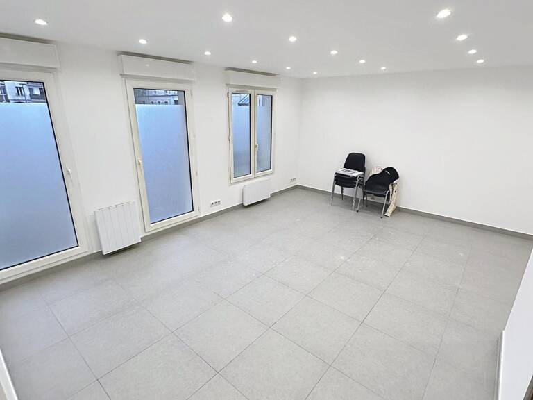 Local professionnel de 47 m² lumineux — photo 1