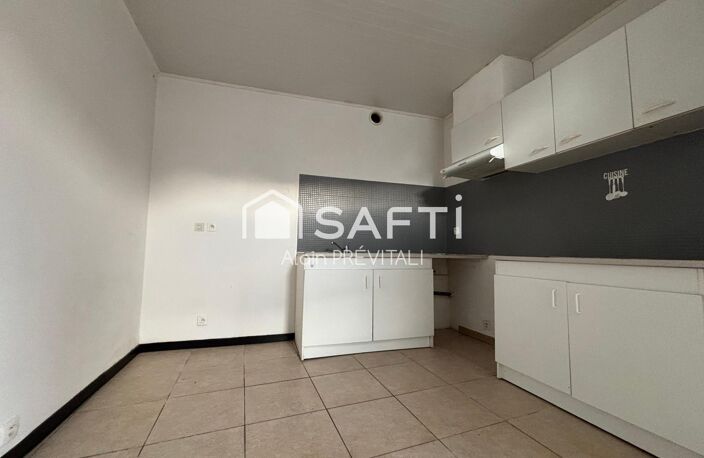 Trois appartements, un garage implanté sur un terrain de 929 m² — photo 2