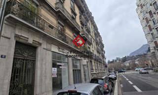 Commerce  187 m² à louer à Grenoble (38000)