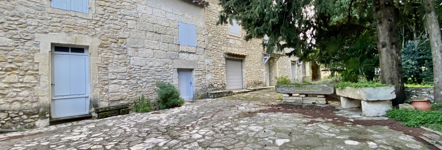 Maison 9 Pièces 200 m² à vendre à Aramon (30390)