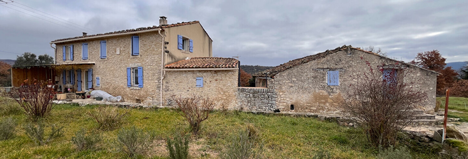 Maison 7 Pièces 235 m² à vendre à Saint-Martin-de-Castillon (84750)