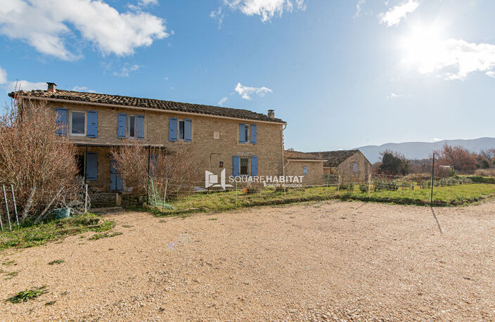 Propriété de 235m2 7p avec une remise de 150m2 et deux garages  de 40m2 — photo 4