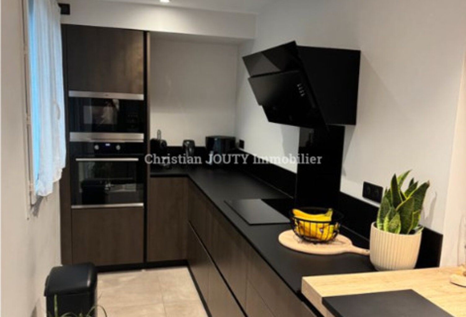 F4 — photo 1