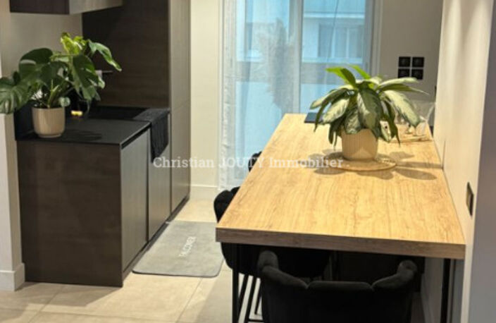 F4 — photo 3
