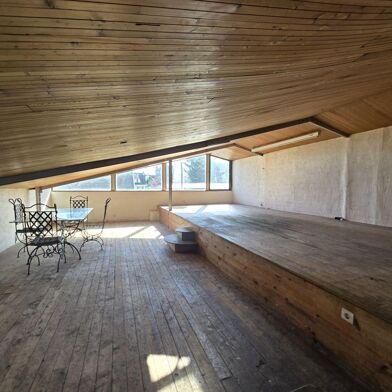 Commerce  230000 €