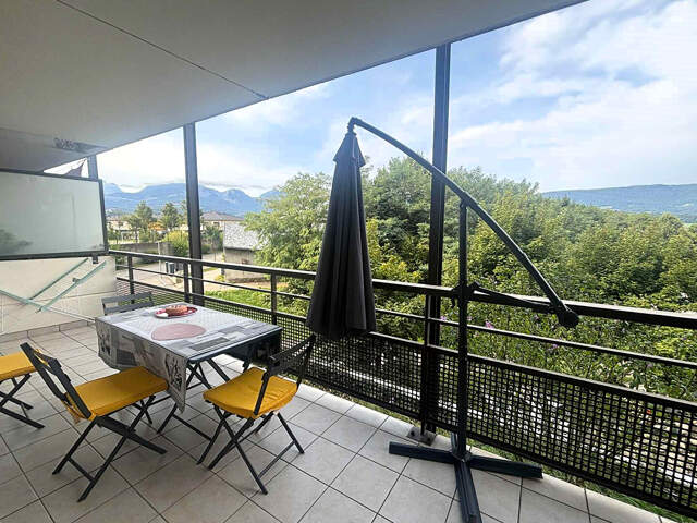 Appartement lumineux de 2 pièces avec terrasse et garage — photo du bien