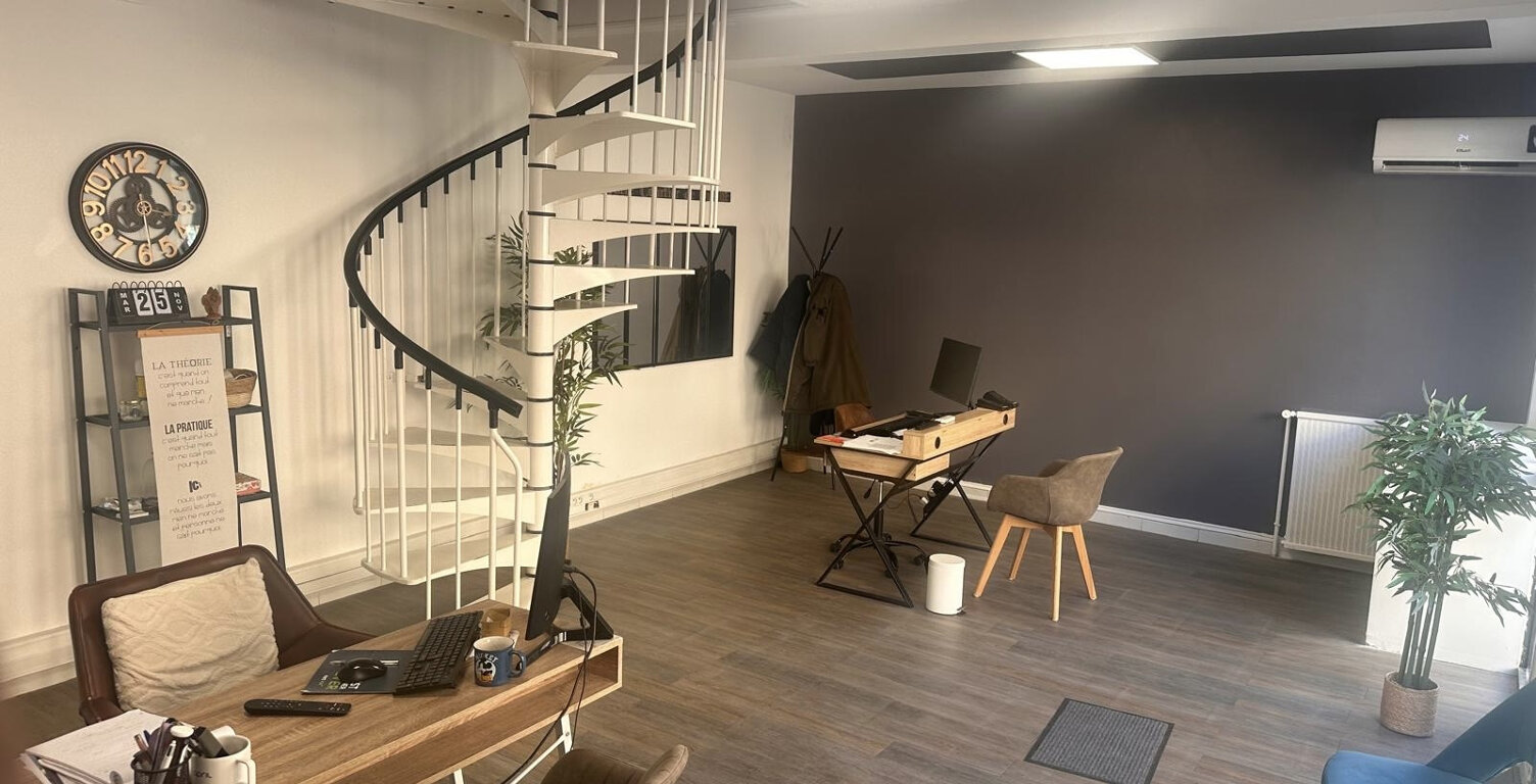 Bureaux 45m2 + Appartement 40m2 à Lunel centre — photo 1