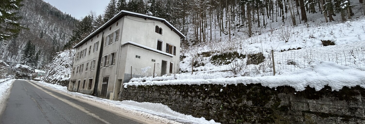 Immeuble  334 m² à vendre à Hauts de Bienne (39400)