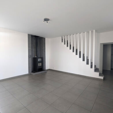 Maison 5 pièces 890 €