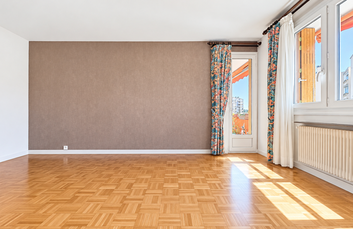 Appartement traversant T4 en dernier étage avec balcon et belle luminosité. — photo 3