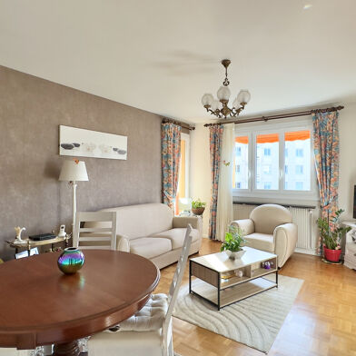 Appartement 4 pièces 292000 €