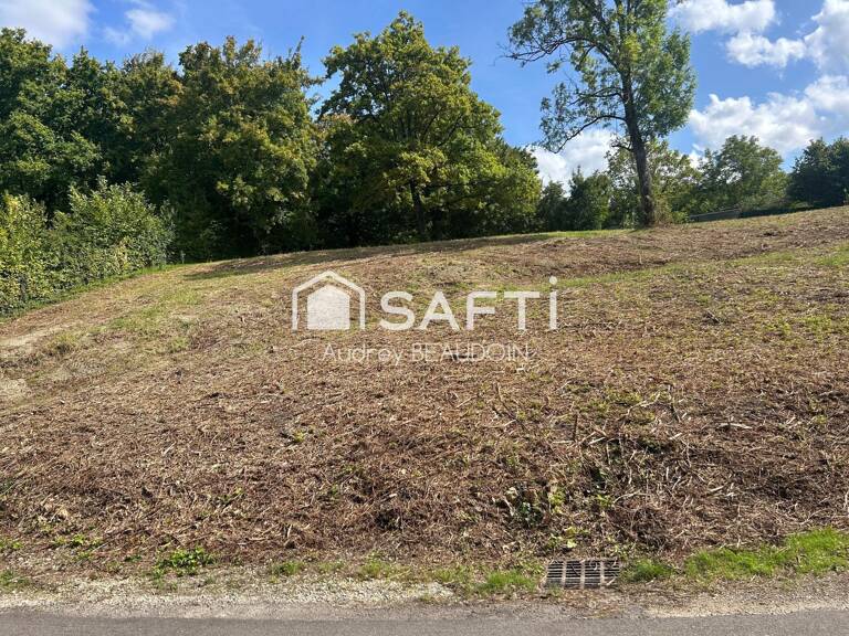 Terrain constructible à Clérey — photo 1