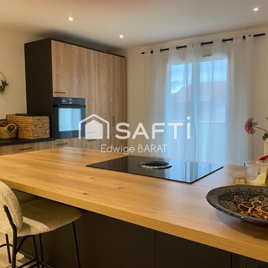 Appartement 4 pièces 255000 €