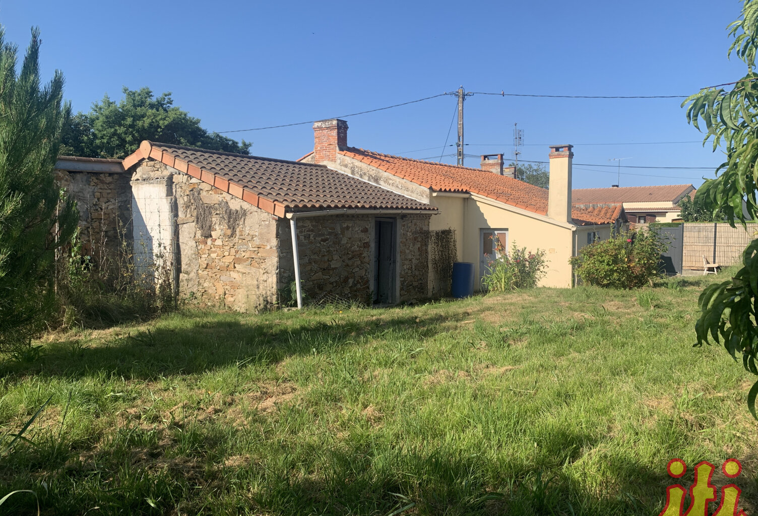 Proche bourg — photo 1