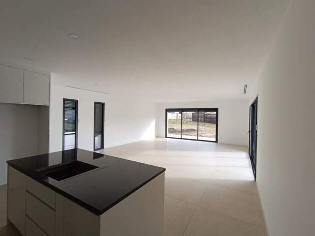 Contemporaine de 4 pièces principales — photo du bien