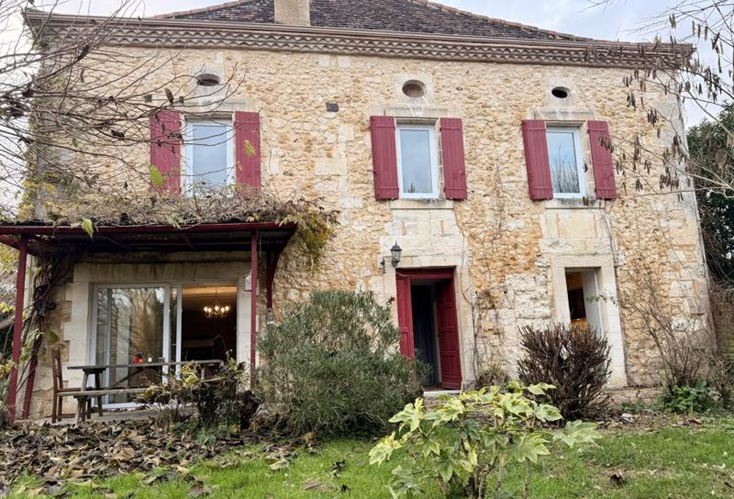 Maison en pierre de 5 pièces principales — photo 1