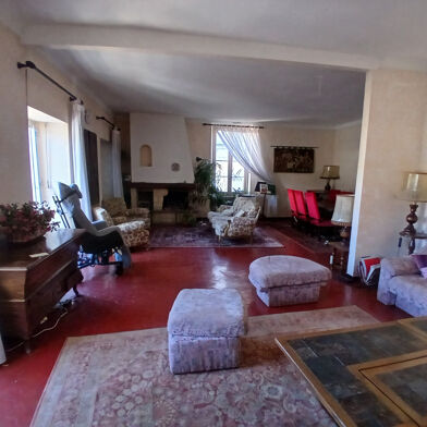 Appartement 7 pièces 231000 €