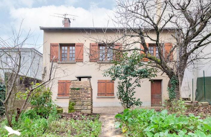 Maison en pierre de 3 pièces principales — photo 2