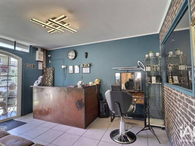 Vente Surface diverse 54 m&sup2; — photo 1