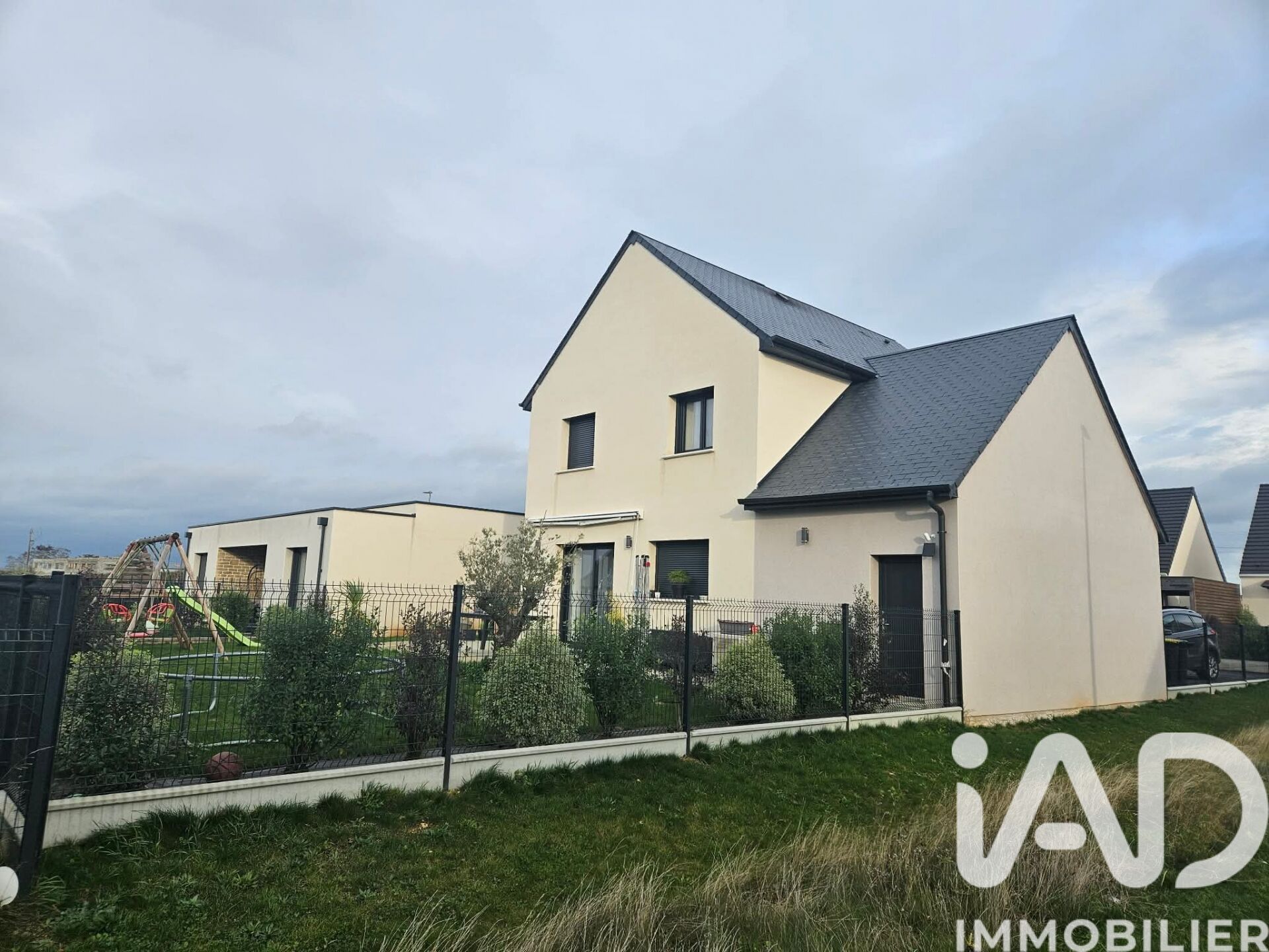 Bretteville-Sur-Laize - 109m² - 5p. - 4ch.