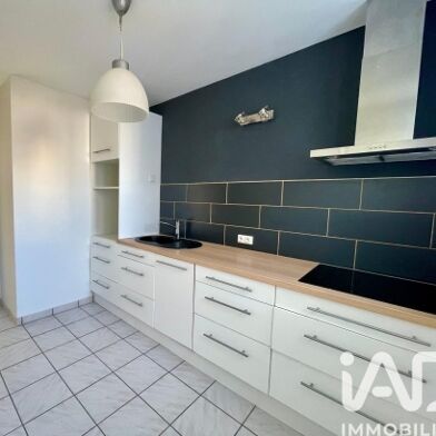 Appartement 3 pièces 826 €