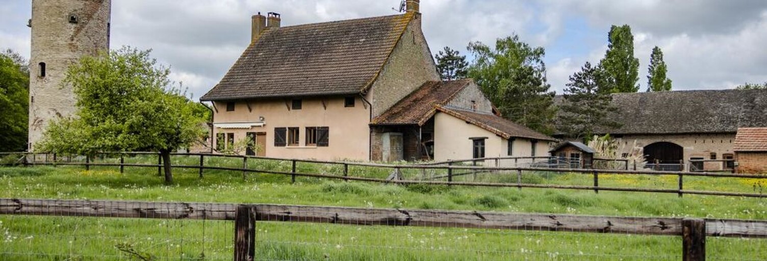 Maison 10 Pièces  m² à vendre à Toutenant (71350)