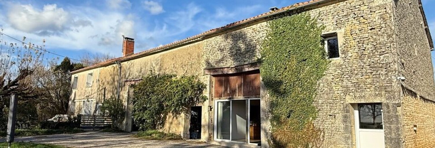 Maison 8 Pièces 224 m² à vendre à Saint-Sulpice-de-Ruffec (16460)