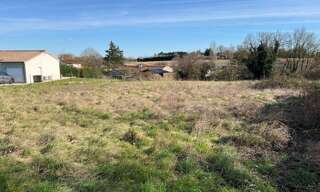 Terrain  1644 m² à vendre à Ruffec (16700)