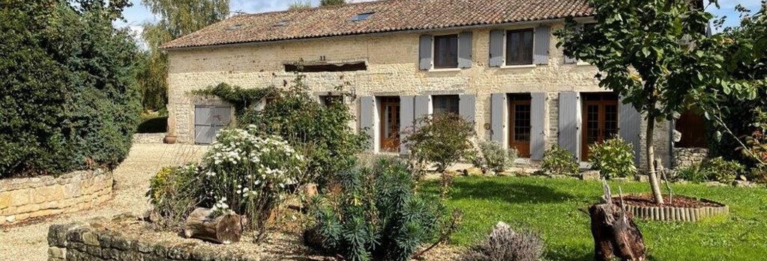 Maison 10 Pièces 305 m² à vendre à Sauzé-entre-Bois (79190)