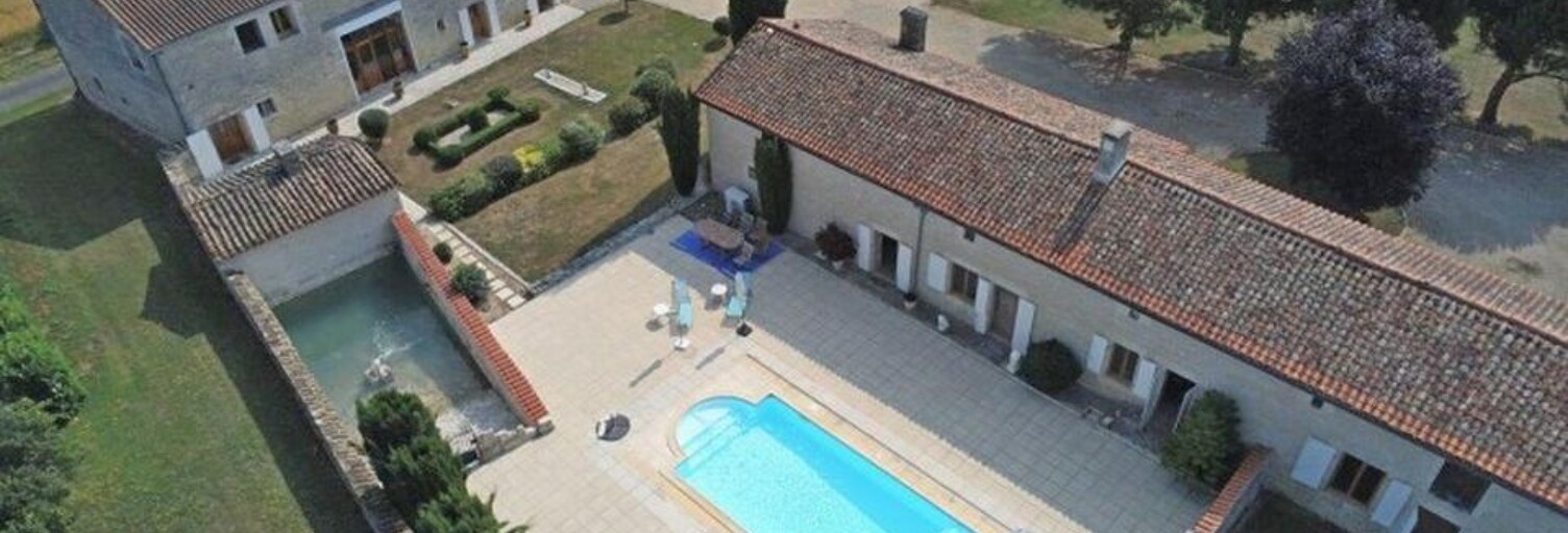 Maison 5 Pièces 252 m² à vendre à Blanzay (86400)