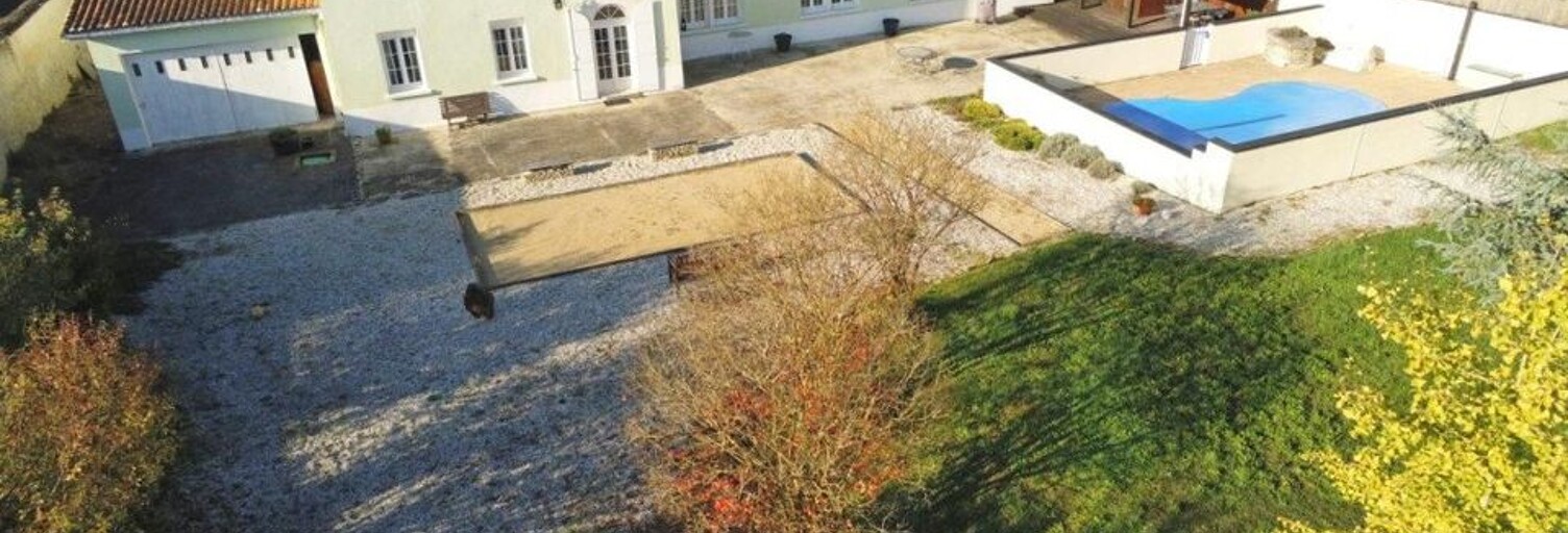 Maison 9 Pièces 302 m² à vendre à Aigre (16140)