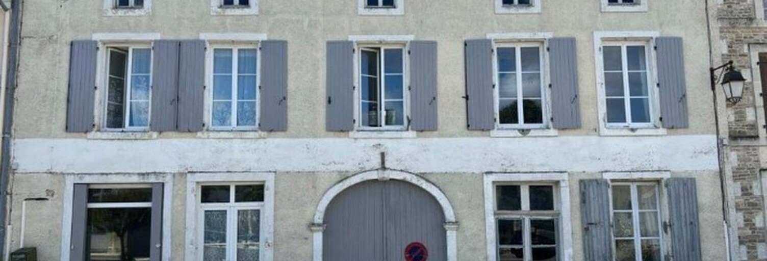 Maison 8 Pièces 294 m² à vendre à Villefagnan (16240)