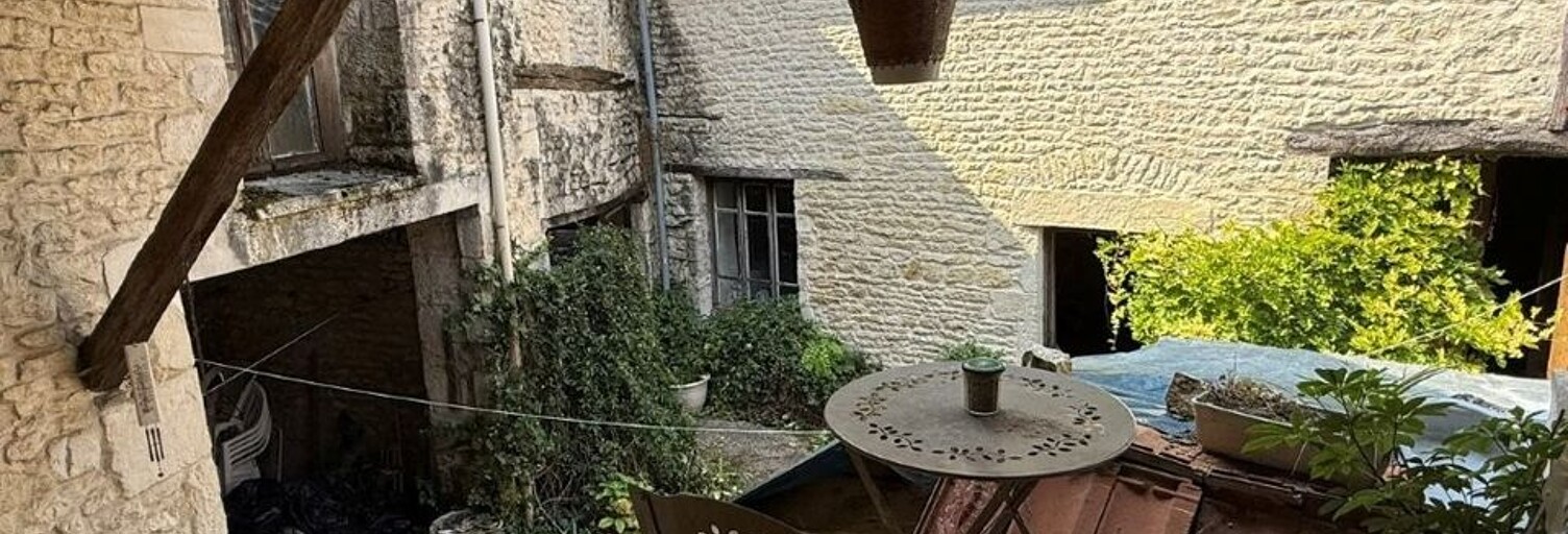 Maison 9 Pièces 103 m² à vendre à Ruffec (16700)