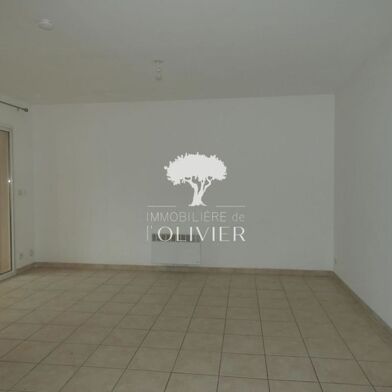 Appartement 3 pièces 551 €