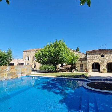 Maison 6 pièces 880000 €