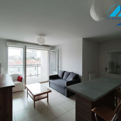 Appartement 3 pièces 1050 €