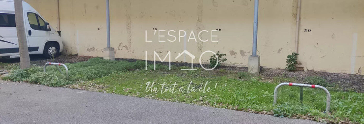 Garage   m² à louer à Cavaillon (84300)