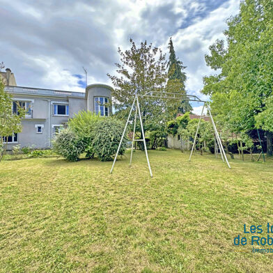 Maison 10 pièces 749000 €