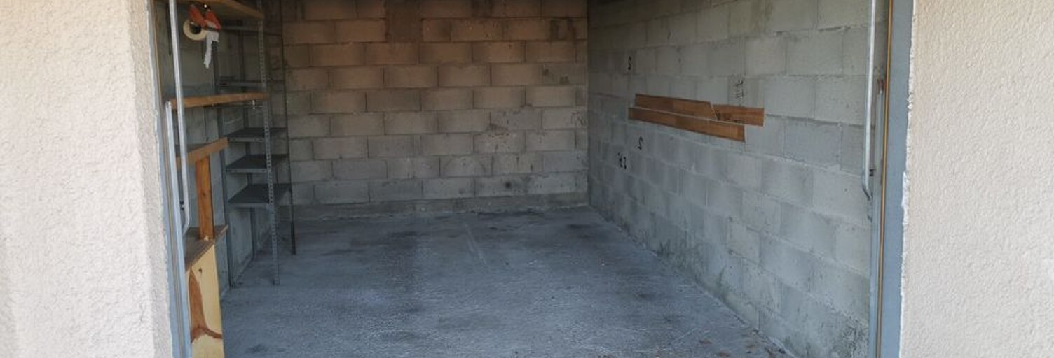 Garage  14 m² à louer à Nîmes (30000)
