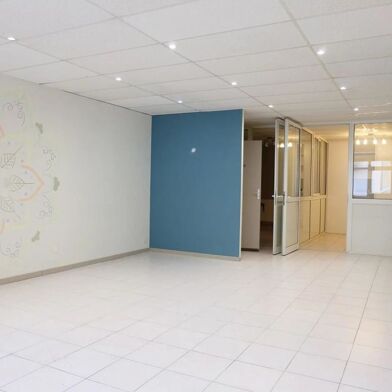 Commerce 3 pièces 815 €