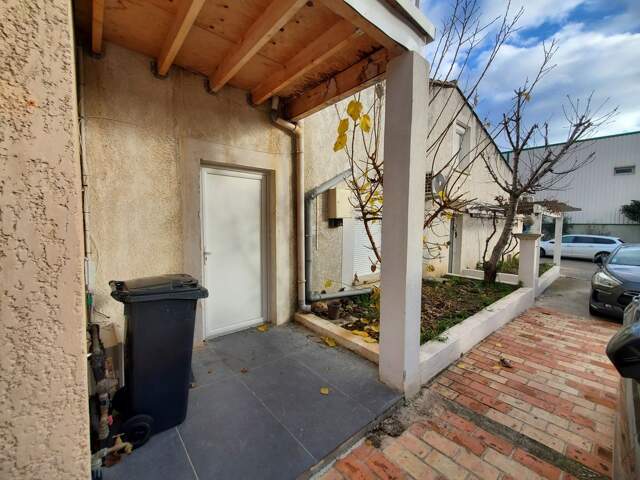 À VENDRE  Velaux Immeuble  de rapport 7 appartements — photo du bien