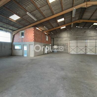 Local industriel  2400 €