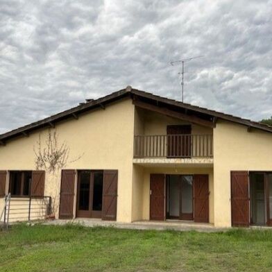 Maison 6 pièces 1460 €