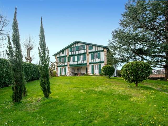 Maison à vendre 14 pièces SARE (64) — photo du bien