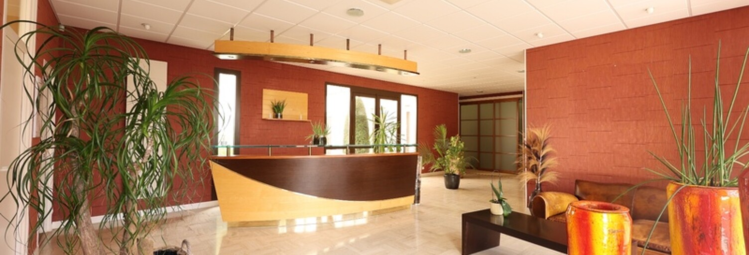 Bureau 64 Pièces 2111 m² à vendre à Niort (79000)