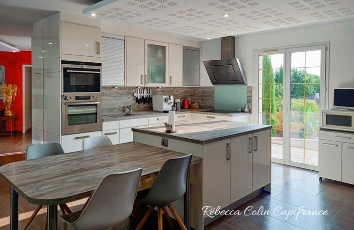 Villa contemporaine de 184 m² entièrement rénovée à BOULAZAC (24) — photo 4
